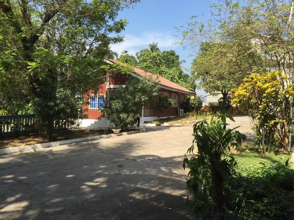 The Family Kingdom Resort Freetown Ngoại thất bức ảnh