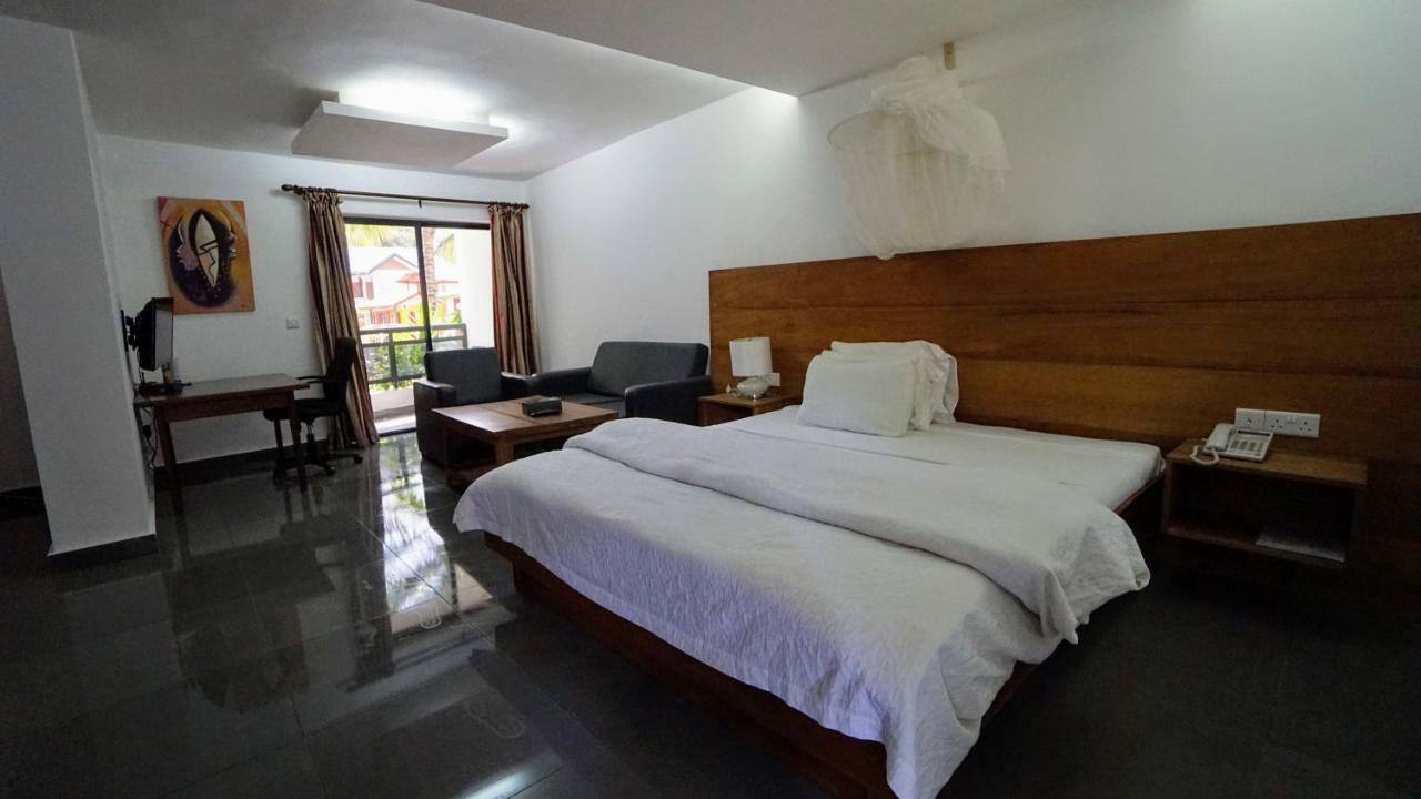 The Family Kingdom Resort Freetown Ngoại thất bức ảnh