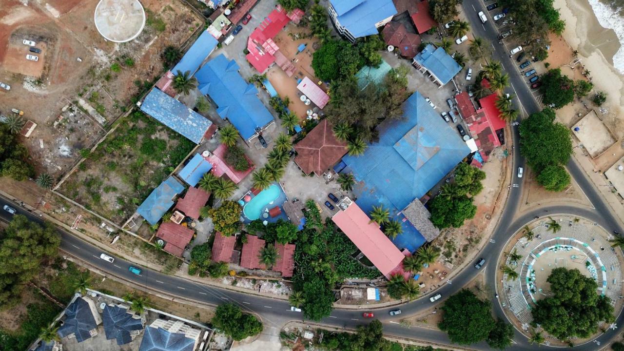 The Family Kingdom Resort Freetown Ngoại thất bức ảnh