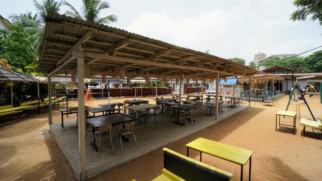 The Family Kingdom Resort Freetown Ngoại thất bức ảnh