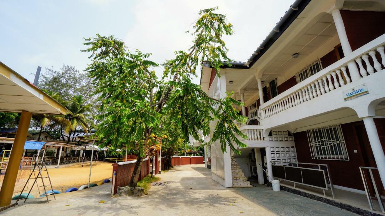 The Family Kingdom Resort Freetown Ngoại thất bức ảnh